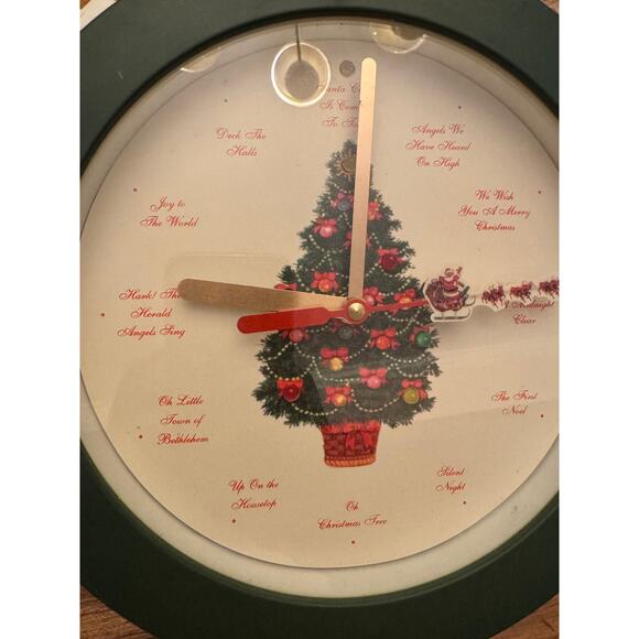 Musical Christmas Carol Clock 12 Different Carols - one every hour - Picture 1 of 6